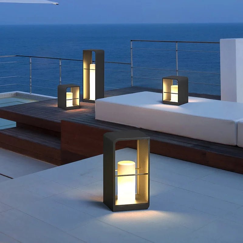 Solar Outdoor Pathway Light, Dusk to Dawn