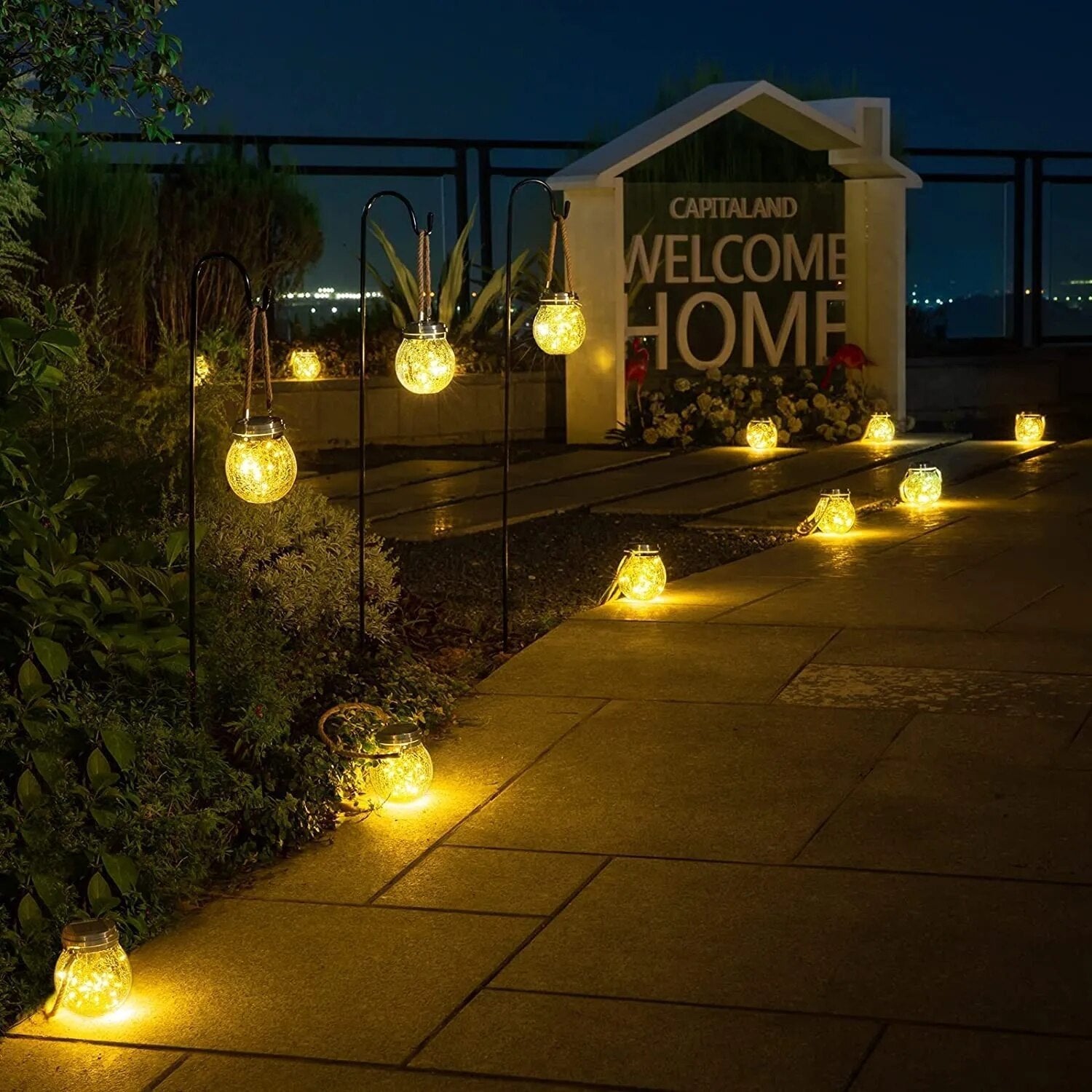 Solar Glass Globe Lantern Waterproof Dusk-to-Dawn Outdoor Lighting