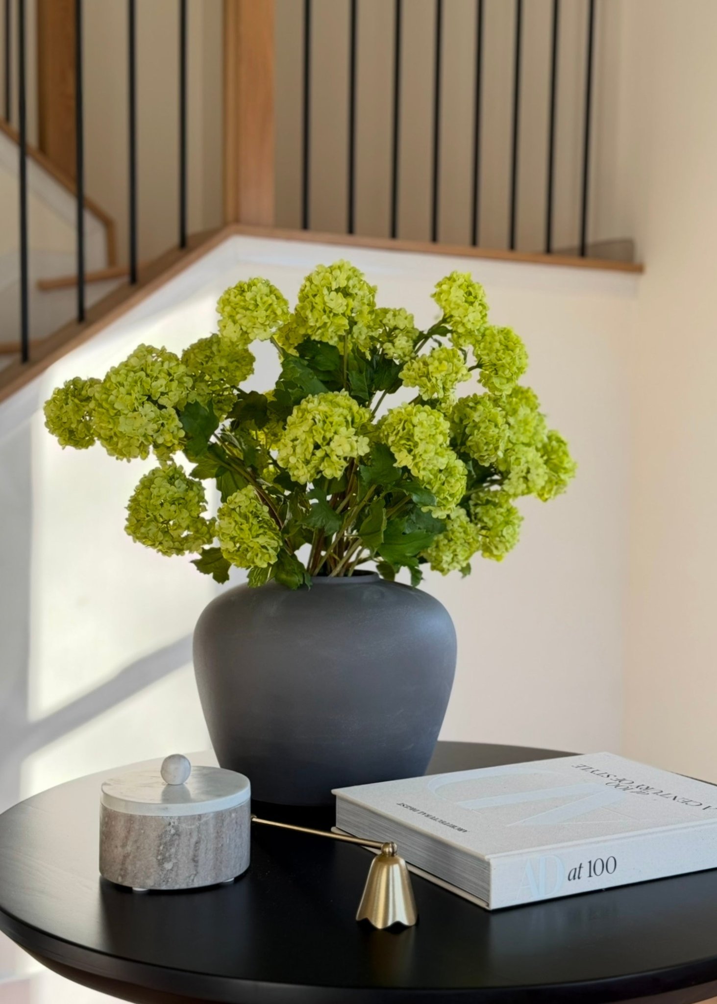 Lifelike Green Snowball Flower Stems, 43.5" Faux Floral for Living Room, Spring Decor, No Watering Needed with Vase