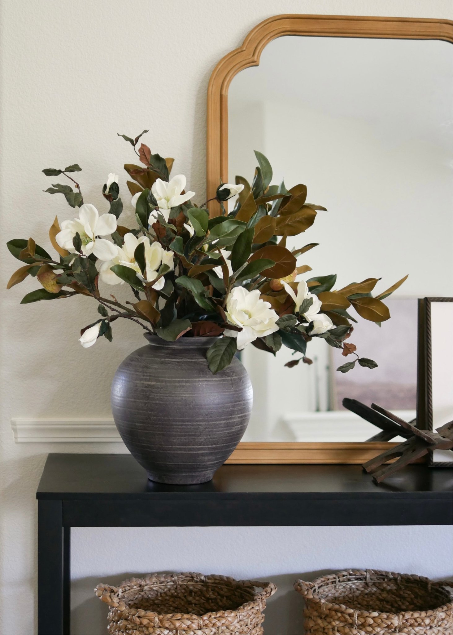 Lifelike Green Magnolia Faux Floral Stems, 37" Silk Branch for Living Room, Modern Fall Decor, No Watering Needed with Vase