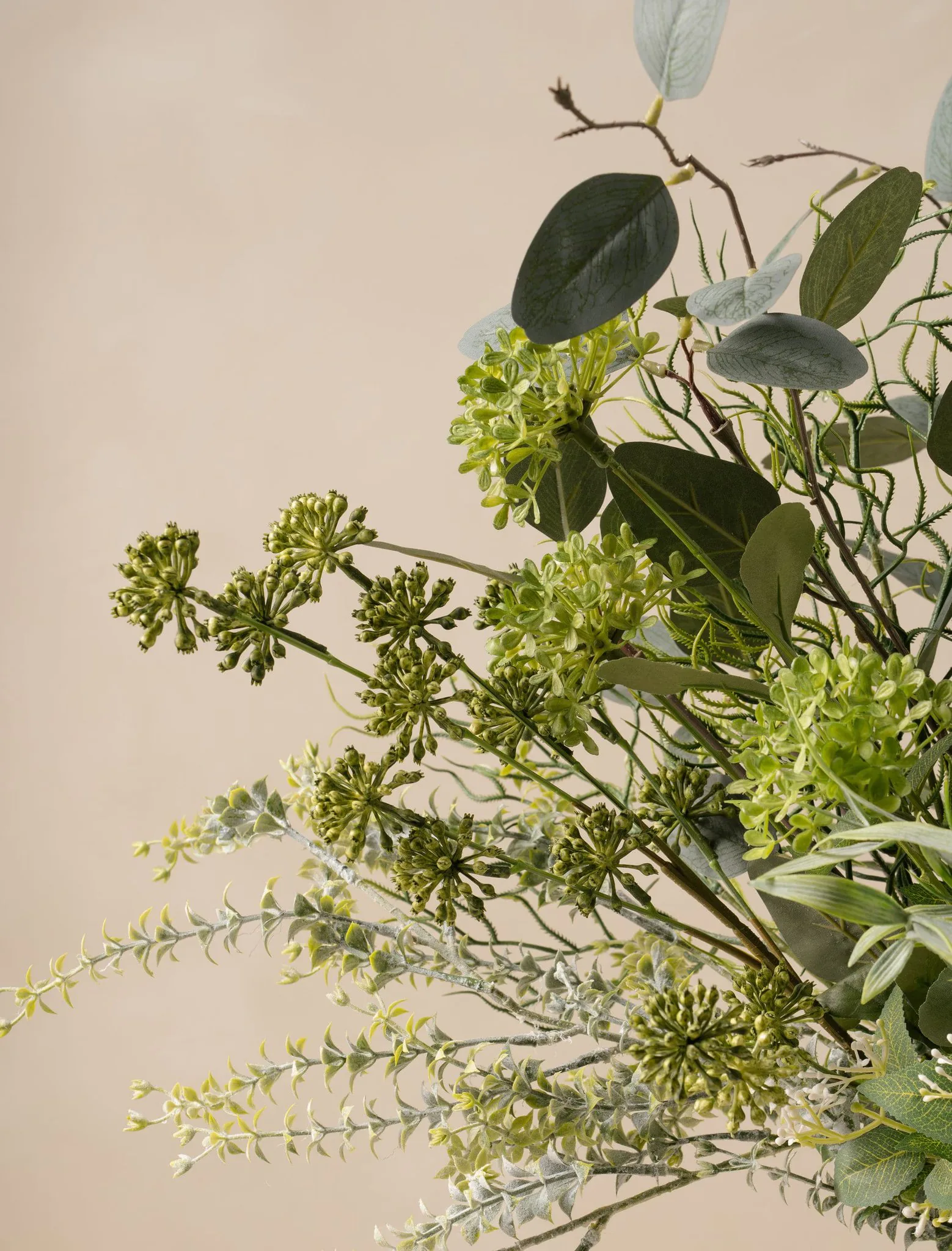 Lifelike Wild Eucalyptus & Green Berry Faux Flower Arrangement, 18 Stems Artificial Silk Flowers for Living Room, Spring Decor, No Watering Needed