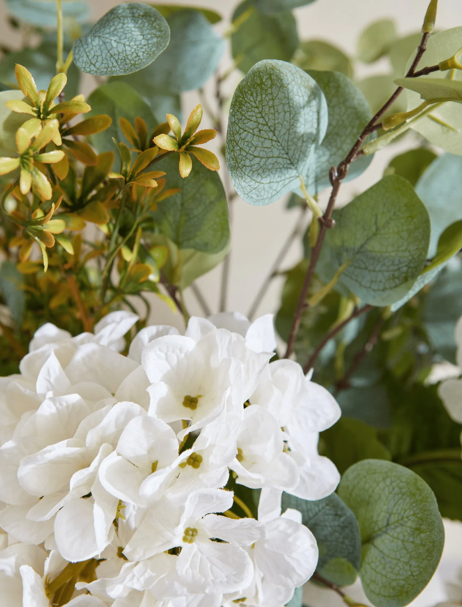 Lifelike Eucalyptus & White Hydrangea Faux Flower Arrangement, 28 Inch Silk Floral Centerpiece for Dining Table, Farmhouse Decor, No Watering Needed