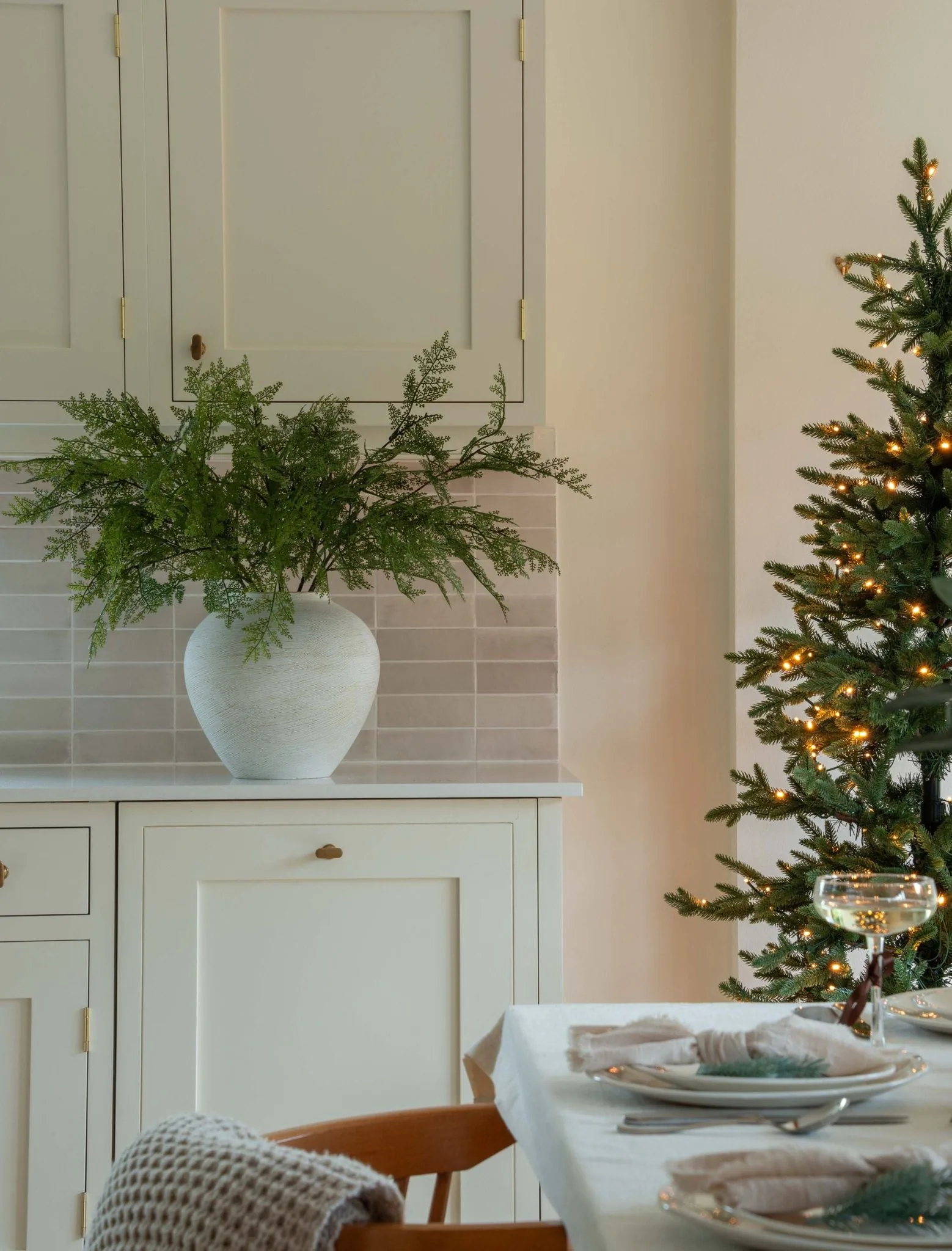 Lifelike Winter Fern Faux Floral Stems, 5 Artificial Greenery for Living Room Vase Not Included, Fall Decor No Watering Needed