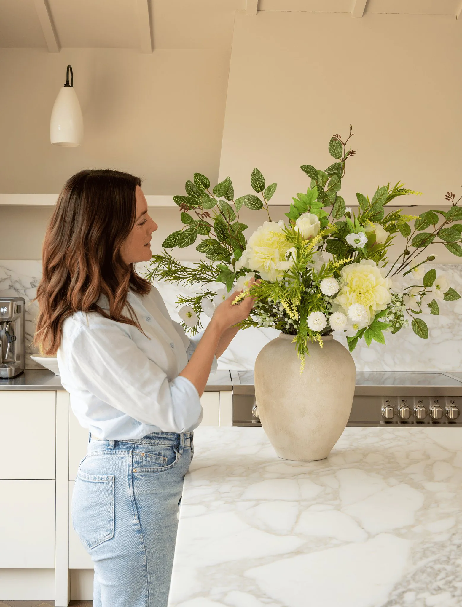 Lifelike White Poppy & Peony Faux Flower Arrangement, 21 Stems Artificial Silk Floral for Living Room Elegant Fall Decor, No Watering Needed Vase Not