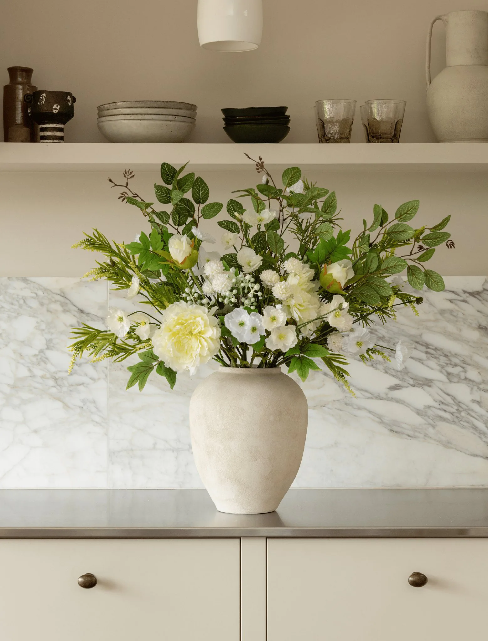 Lifelike White Poppy & Peony Faux Flower Arrangement, 21 Stems Artificial Silk Floral for Living Room Elegant Fall Decor, No Watering Needed Vase Not