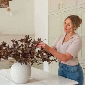 Lifelike Burgundy Faux Leaf Spray, 9 Stems Artificial Greenery for Fall Decor, No Watering Needed Vase Not Included