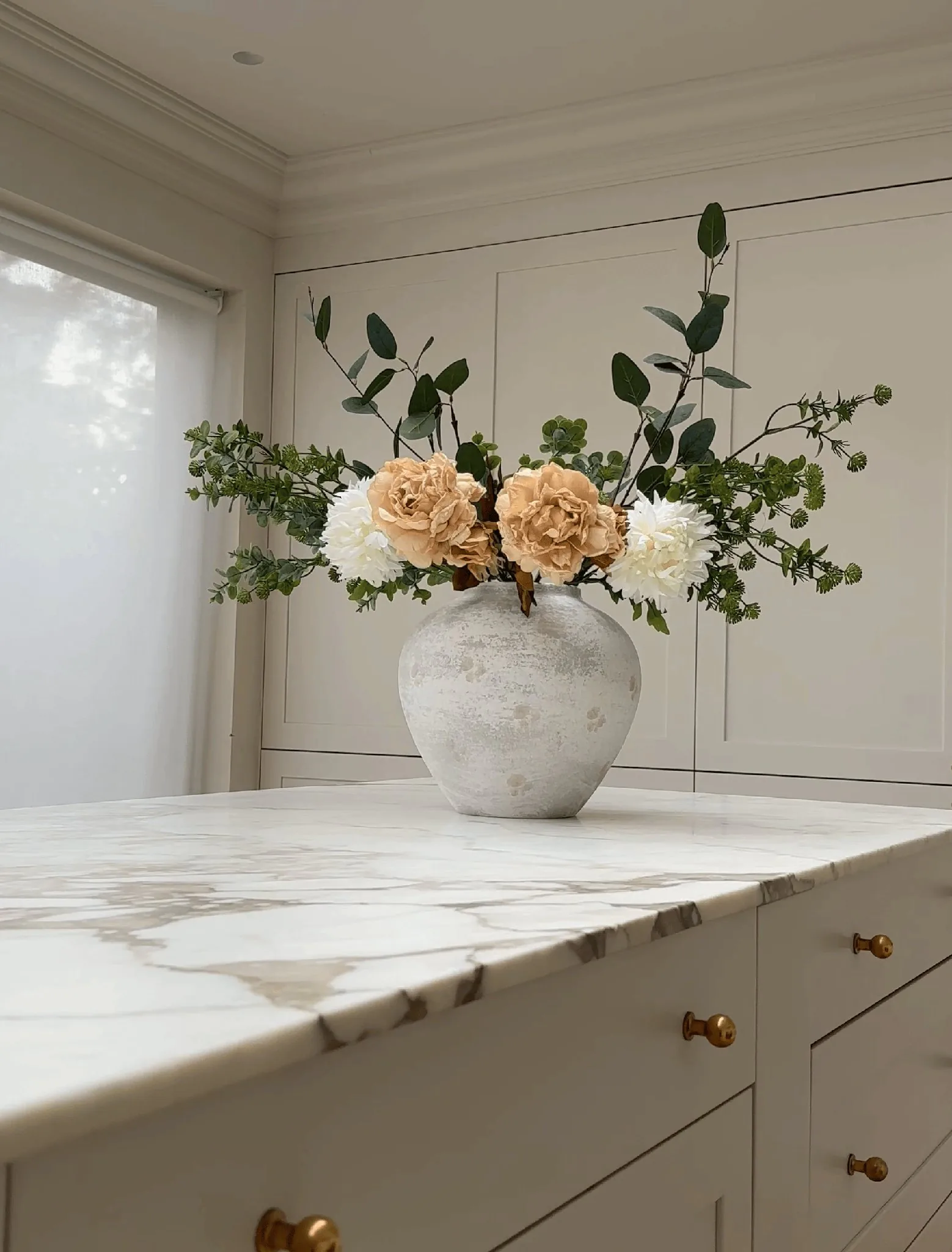 Lifelike Cream Peony & Eucalyptus Faux Flower Arrangement, 30 Inch Silk Floral Centerpiece for Living Room, Spring Decor, No Watering Needed Vase Not