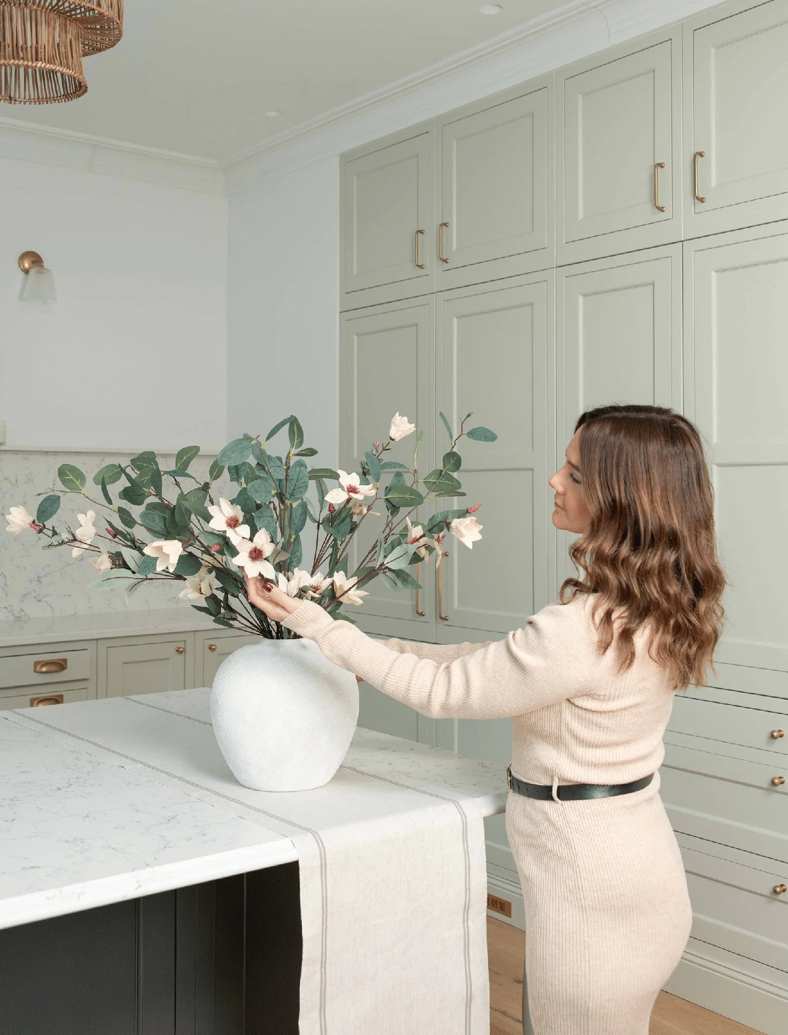 Lifelike Eucalyptus and Cream Magnolia Faux Flower Arrangement, 9 Stems Artificial Flowers for Living Room, Modern Fall Decor, No Watering Needed